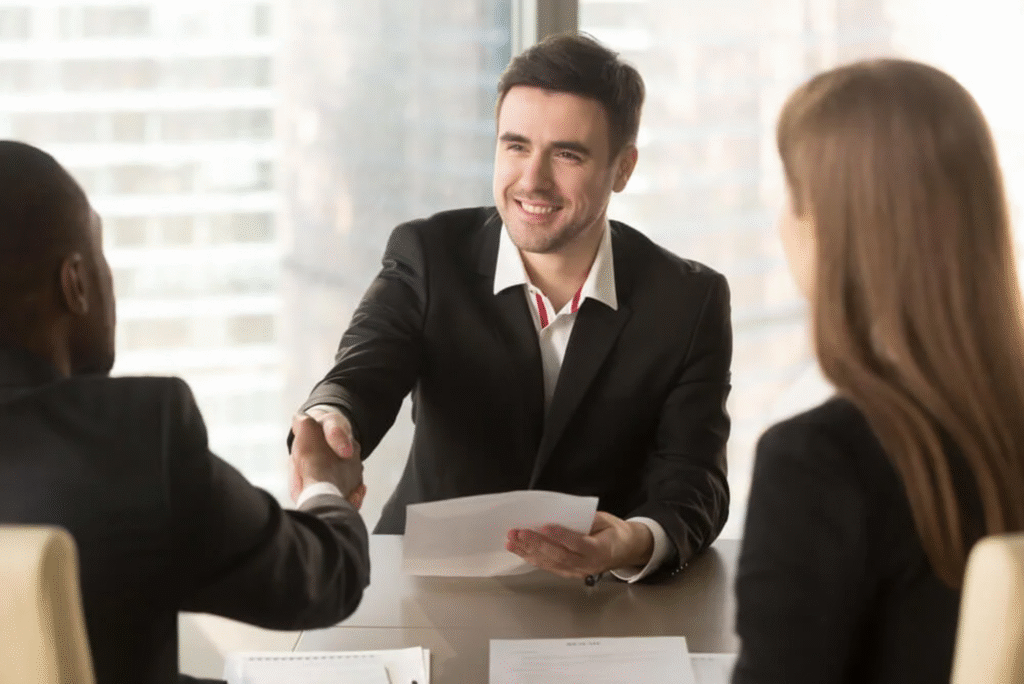 How to Find Dubai Companies Offering Internships for Pakistanis