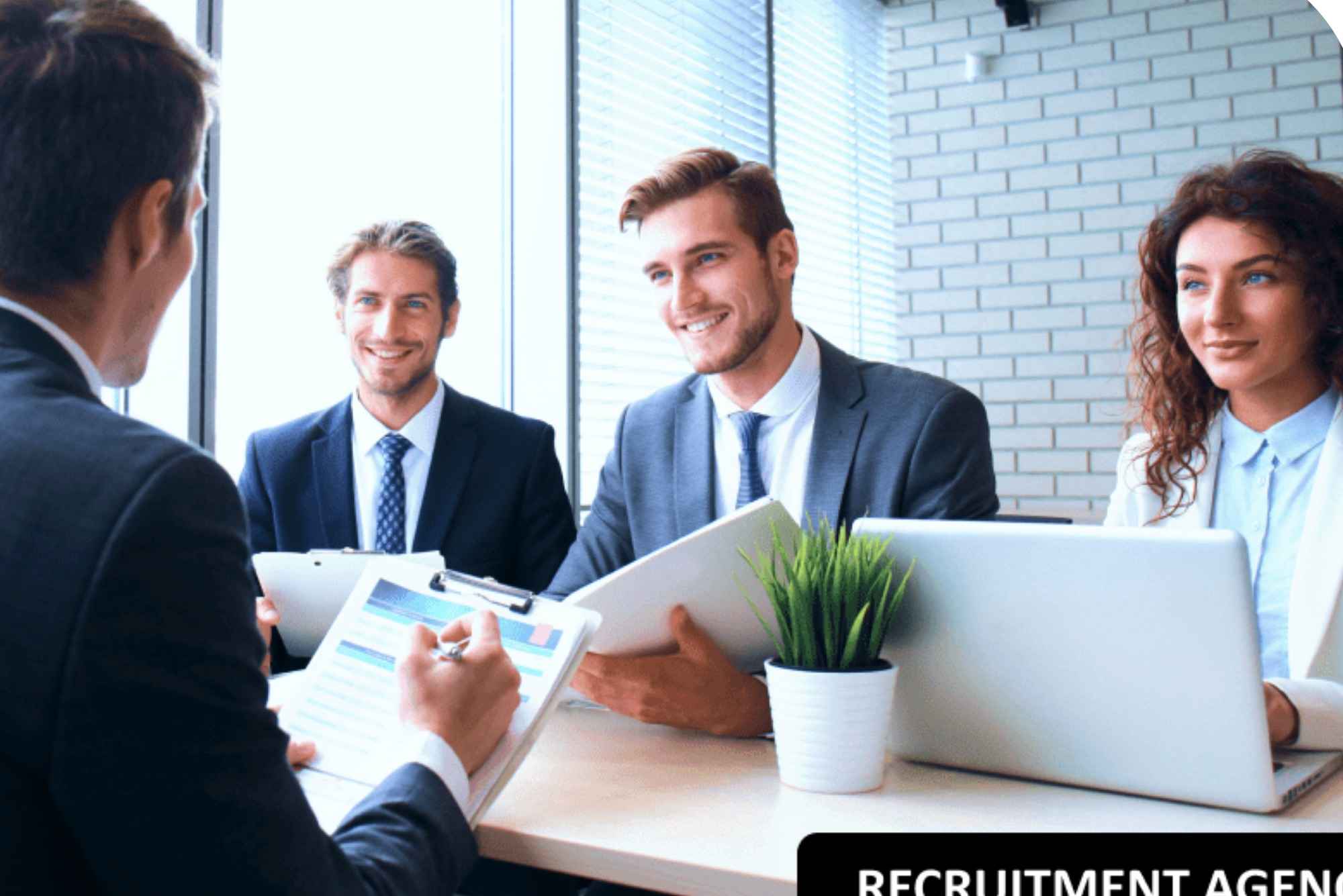 How to Find Dubai Companies Offering Internships for Pakistanis